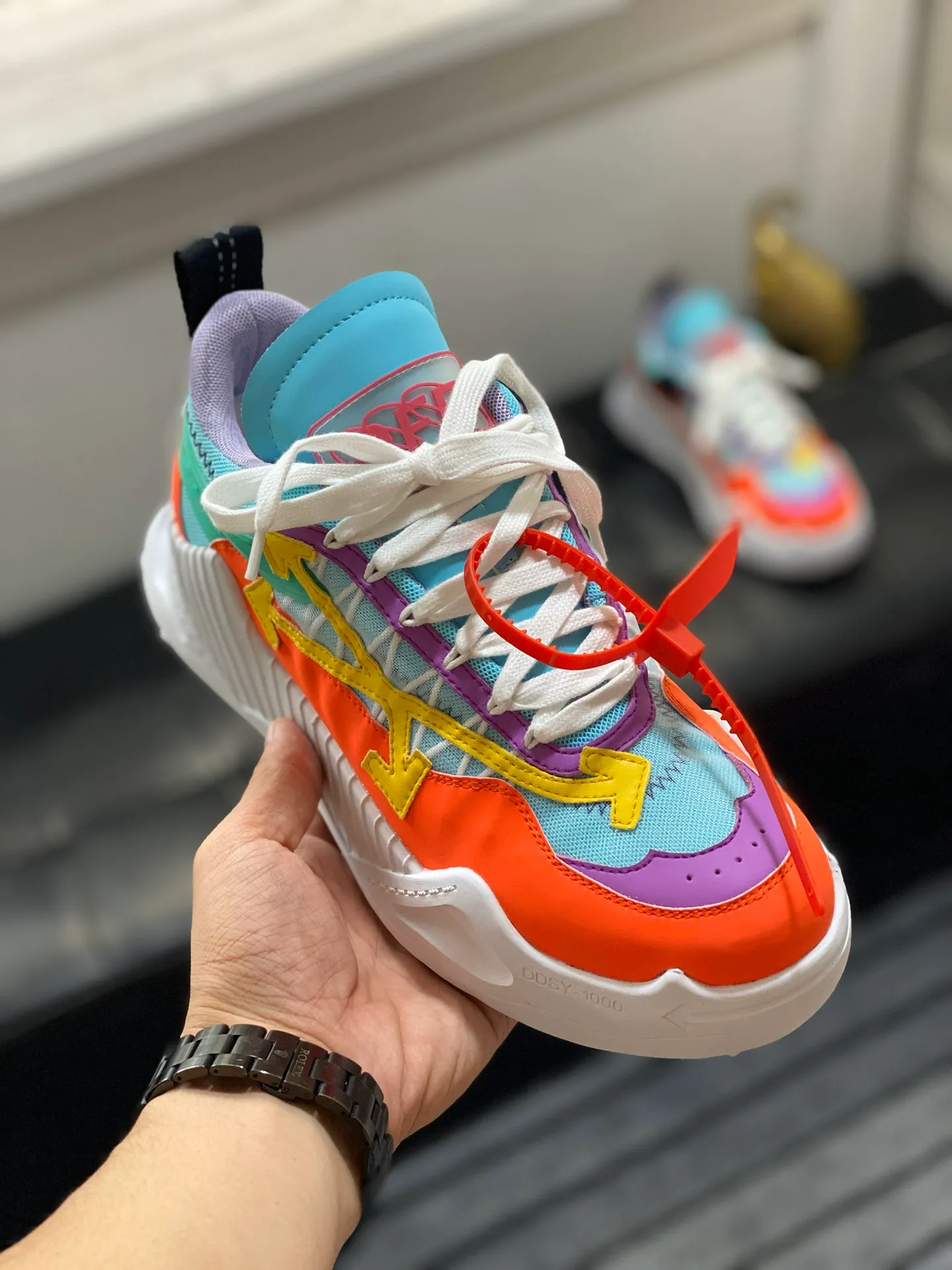 Men's Men's Shoes💰480🌼【New Style】High-end Boutique-🤷‍♂🤷‍♂OFF-WHITE x Air Jordan 】1 The joint shoe has been highly concerned by everyone since its design. The new shoe is shown in the popular Chicago bull white and yellow LOGO color scheme. The shoe body is made of cowhide, cow suede, and other materials. In addition to the X hidden on the inside of the leather, the oversized Swoosh, OFF-WHITE for Nike, Air Jordan 1 birth information and AIR are displayed on both sides of the shoe. The iconic details of OFF-WHITE can be seen on the sole and insole. You can choose a pair if you like the style. Code: 39-44 (45 can be customized